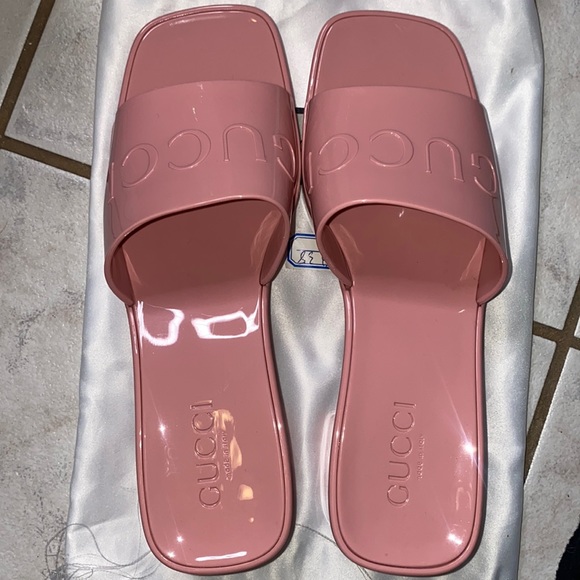 Sandals - Picture 1 of 9